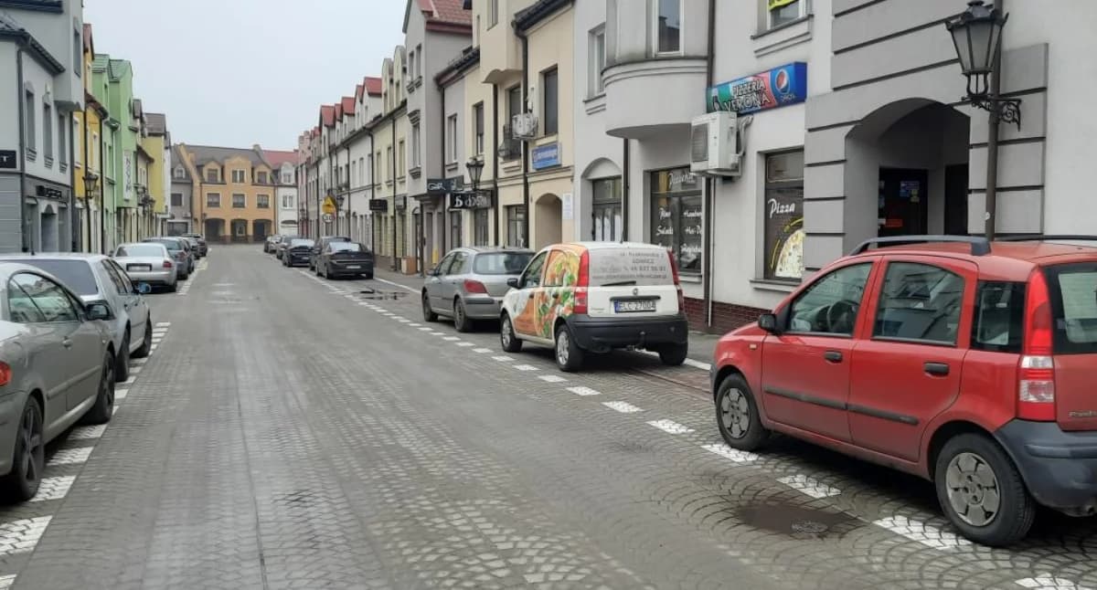 Łowicz. Ważna informacja dla kierowców parkujących auta na ul. Krakowskiej