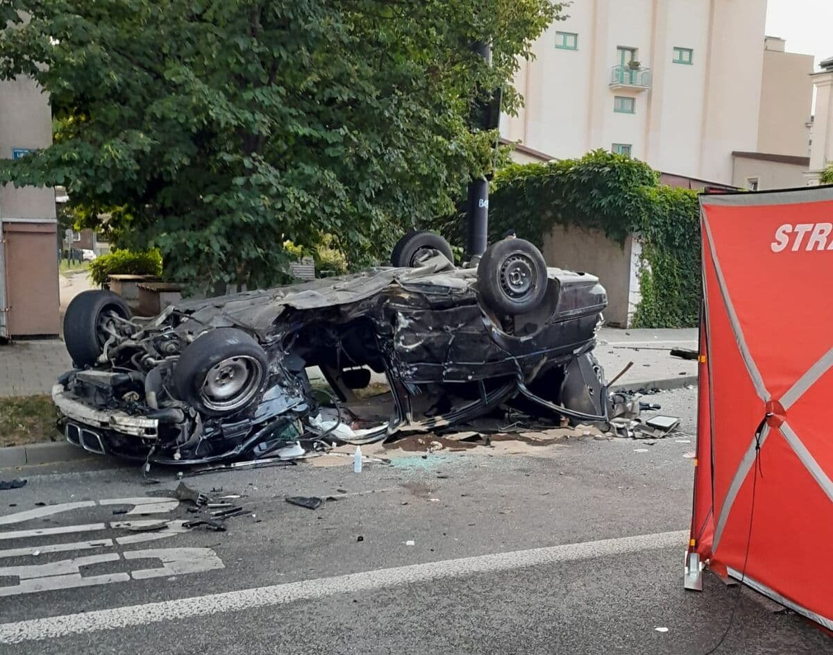 Dramatyczny wypadek na ul. Lipowej w Lublinie. Jedna osoba nie żyje, siedem w szpitalu