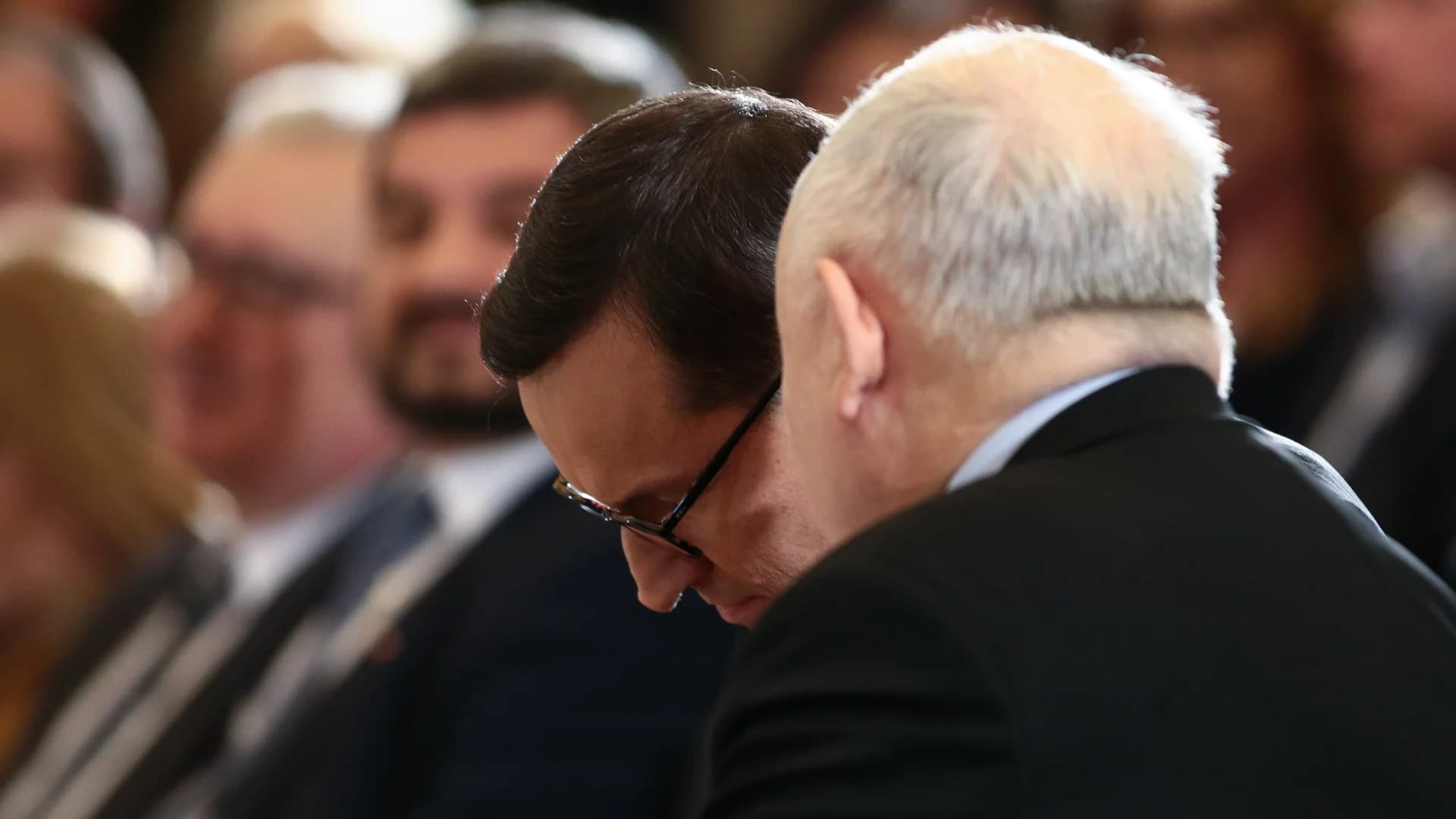 Kaczyńskiemu odwidziało się ws. stowarzyszeń. Sasin już się ukorzył, Morawiecki ma problem