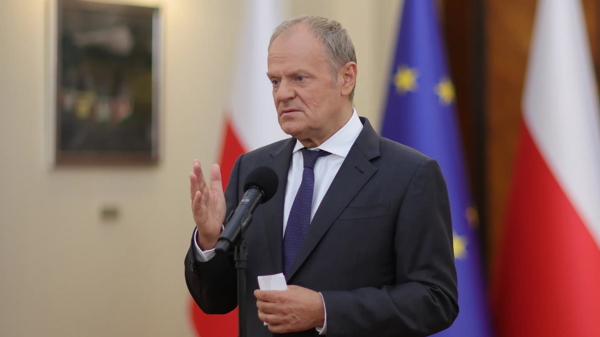 Słowa Tuska jak kubeł zimnej wody dla prawicy. "Nie trzeba kochać Ukrainy"
