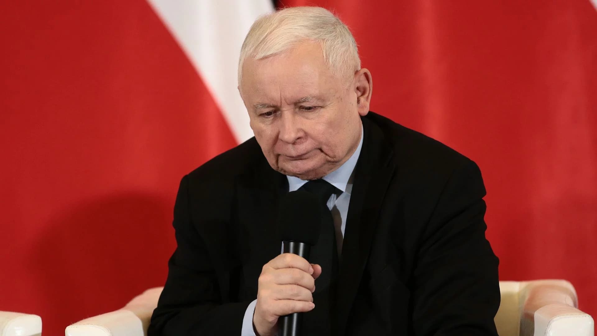 Nowy sondaż przyprawi PiS o zawrót głowy. Spójrzcie na wynik obu Konfederacji