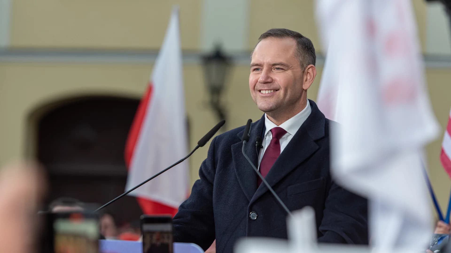 Kancelaria na bogato. Urzędnicy Nawrockiego nie będą już wozić się Skodami