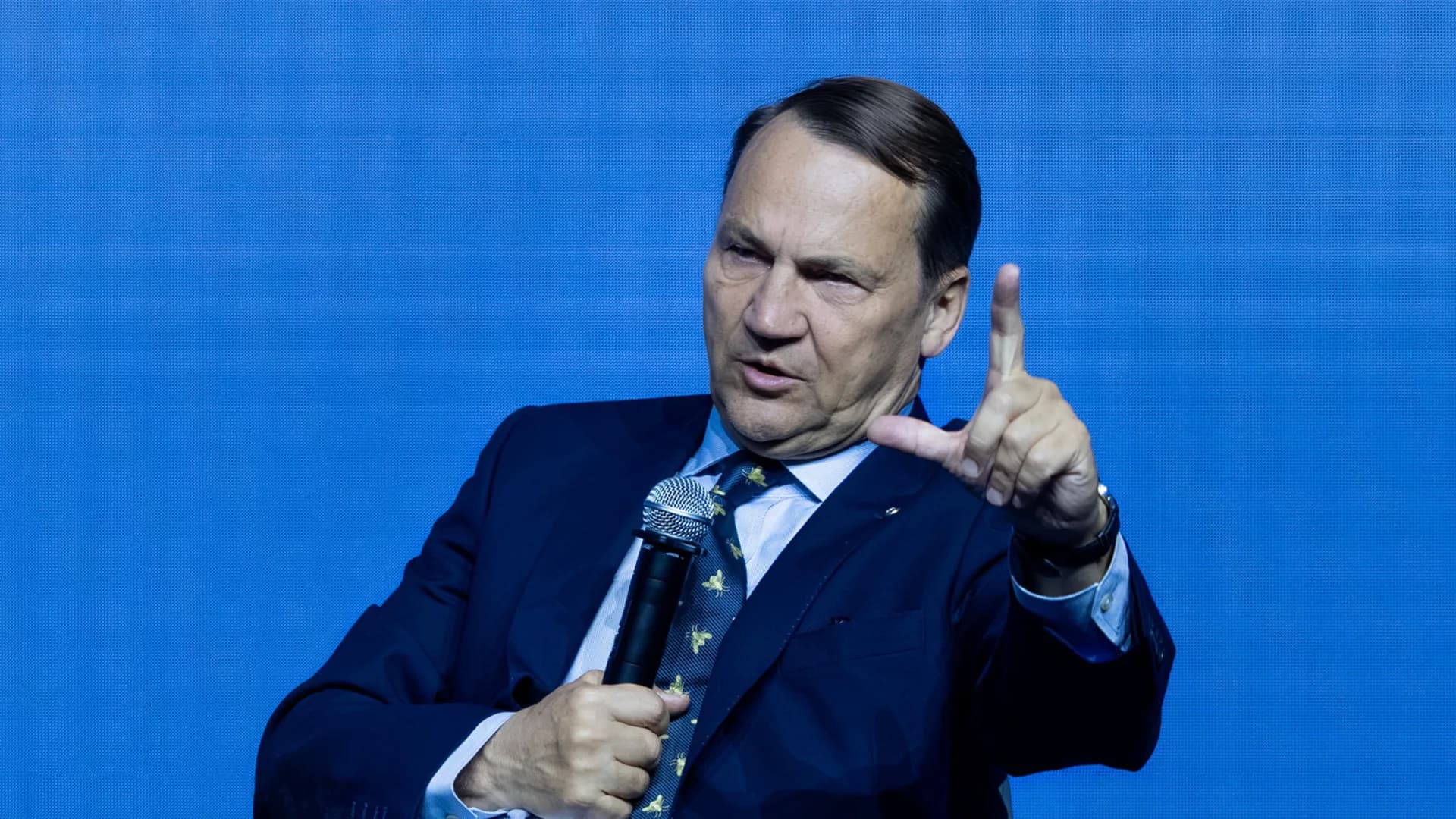 Sikorskiemu wystarczyły 3 zdania po propozycji Czarnka. "Odbiera im rozum"
