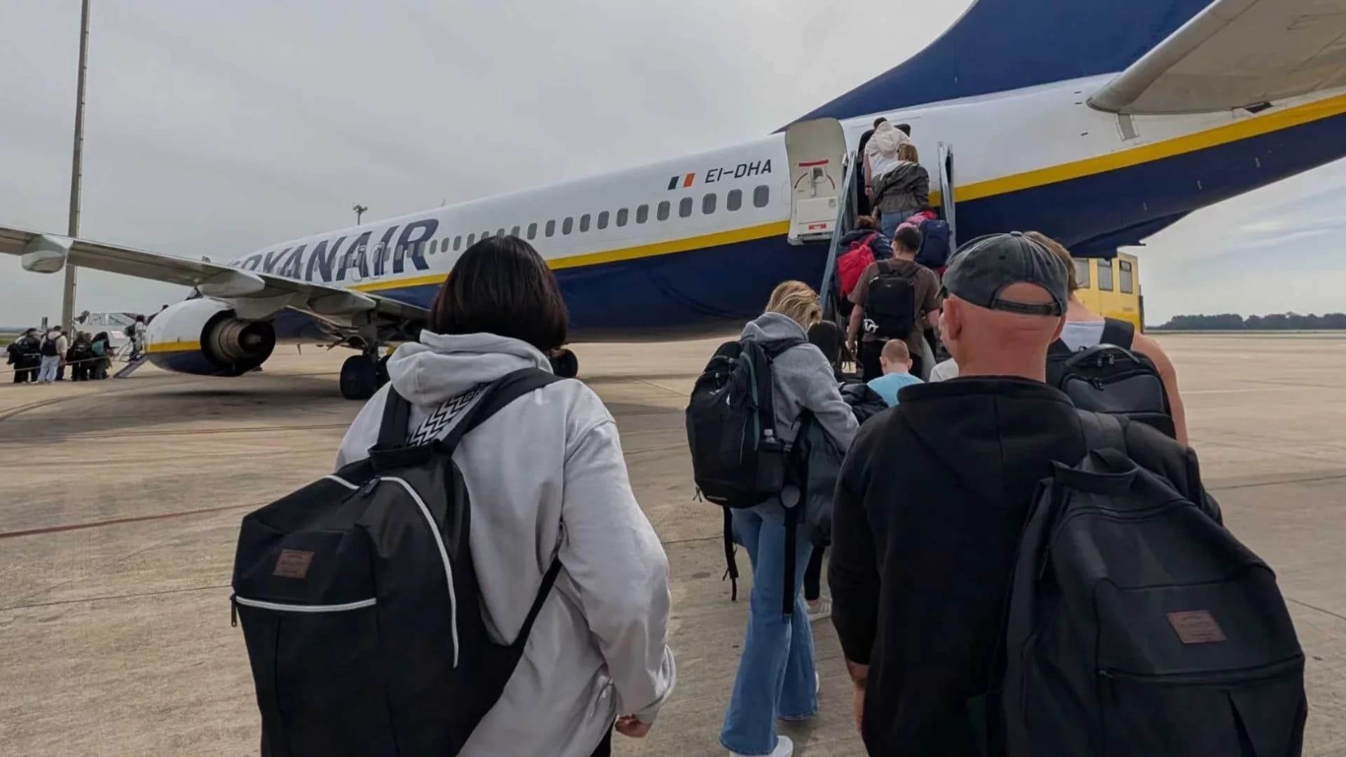 Awaryjne lądowanie samolotu Ryanair. Zaczęło brakować paliwa
