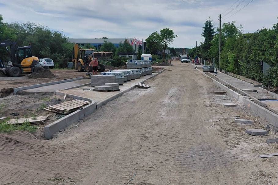 Ulica na Glinkach-Rupienicy zyskuje nową nawierzchnię