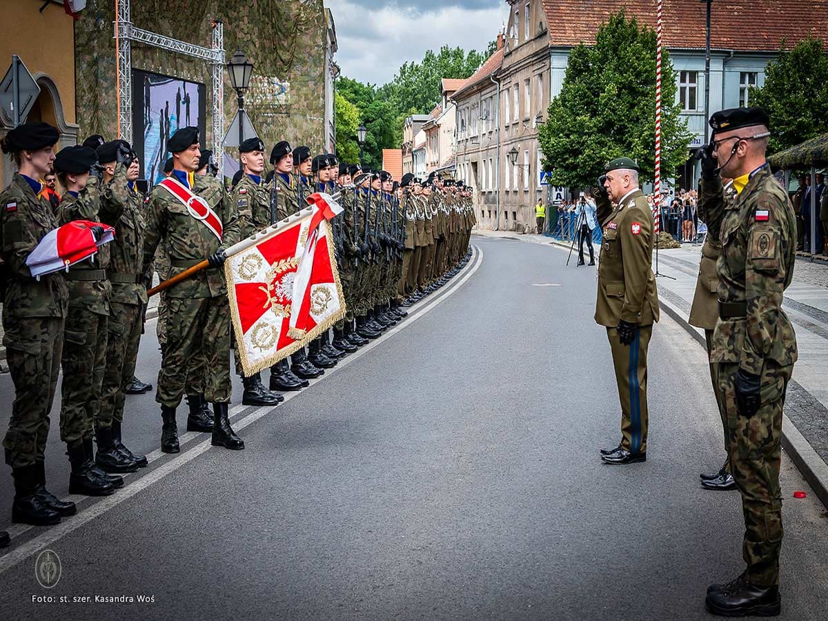 Jubileusz w mundurze. Międzyrzecz świętował 30 lat 17. Wielkopolskiej Brygady Zmechanizowanej