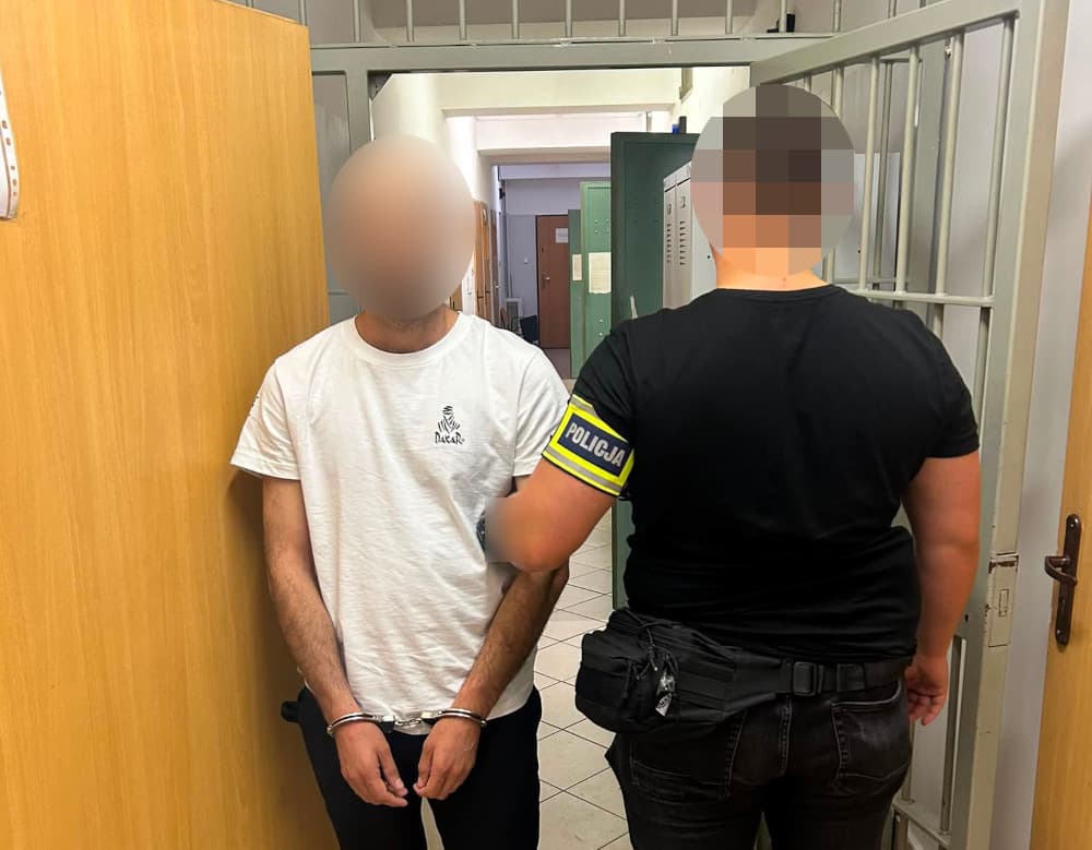 Wypłacał pieniądze metodą “na podszywacza” – kolejny zatrzymany przez policjantów z Bemowa