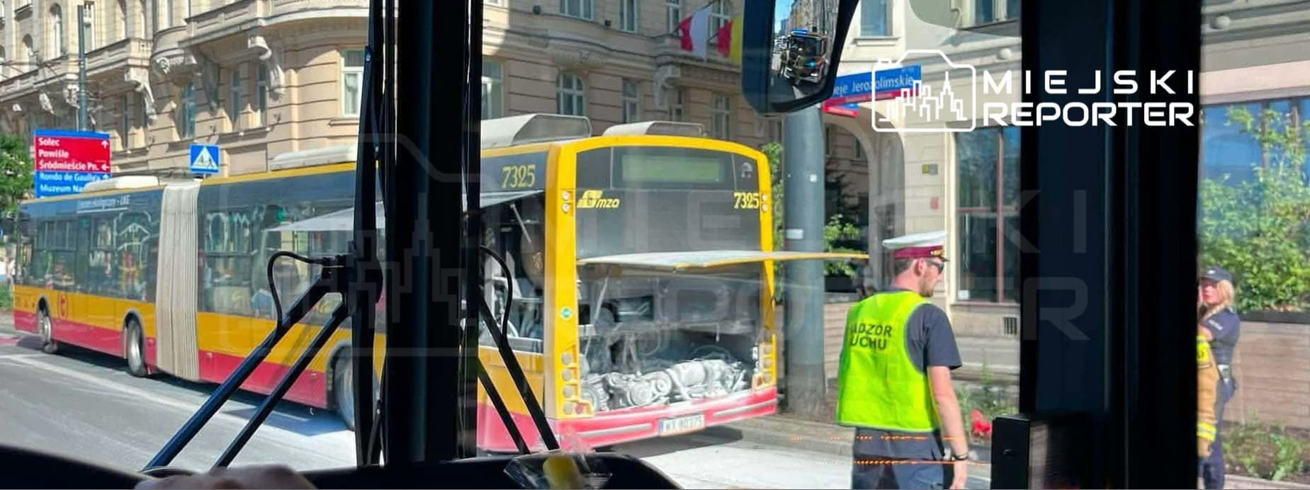 Kolejny pożar autobusu miejskiego. Tym razem w centrum Warszawy. To ten sam model co ostatnio spłonął na Pradze-Południe