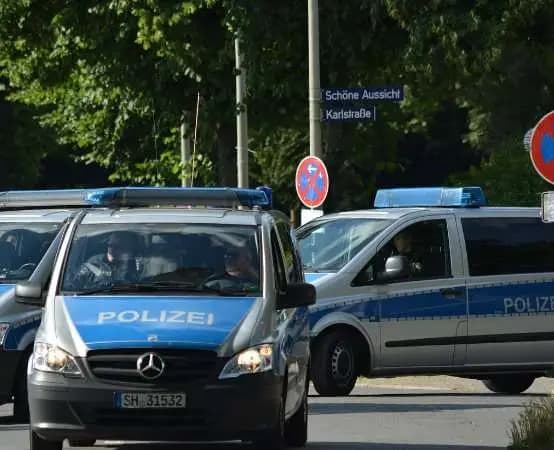 Strażacy i policja w Mińsku Mazowieckim pokazali dzieciom zagrożenia nad wodą
