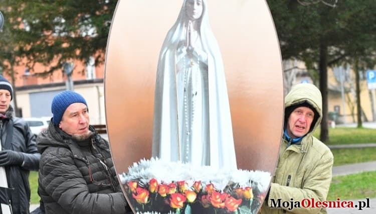 Męski Różaniec tym razem przejdzie ulicami Dąbrowy. Zaproszenie dla panów