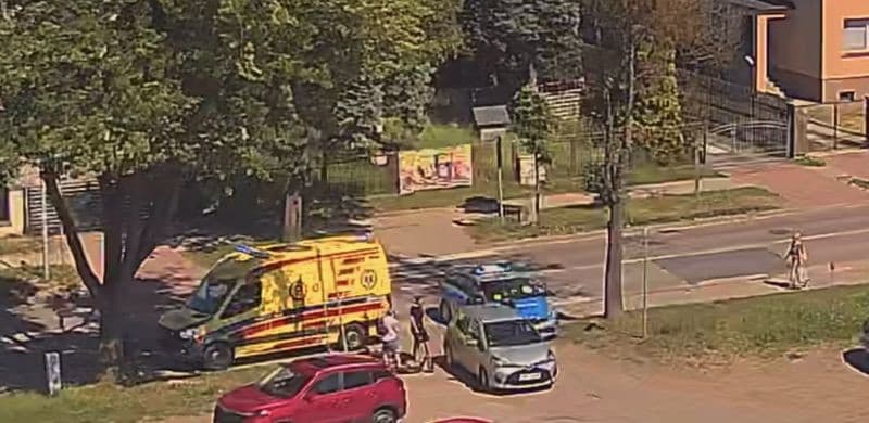 piątek, 26 czerwca 2026 Nastolatek przeleciał nad maską auta. Kask mógł uratować go przed poważnymi obrażeniami