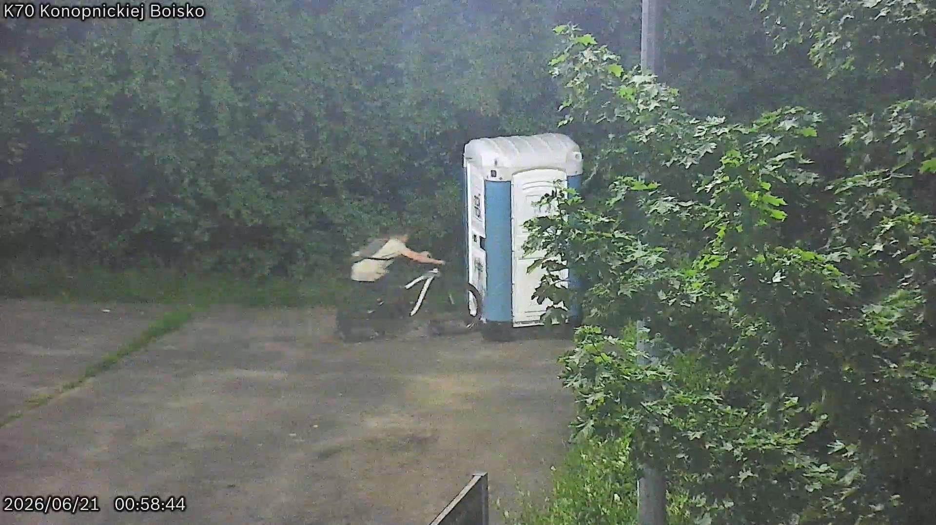 4 Kolejny nocny „atak” na toi toi. 14-latek odpowie przed sądem rodzinnym