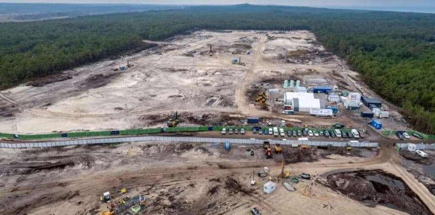 środa, 1 lipca 2026 10 Prace związane z przygotowaniem placu budowy elektrowni jądrowej wchodzą w główny etap. Inwestor dostał kluczowe pozwolenie