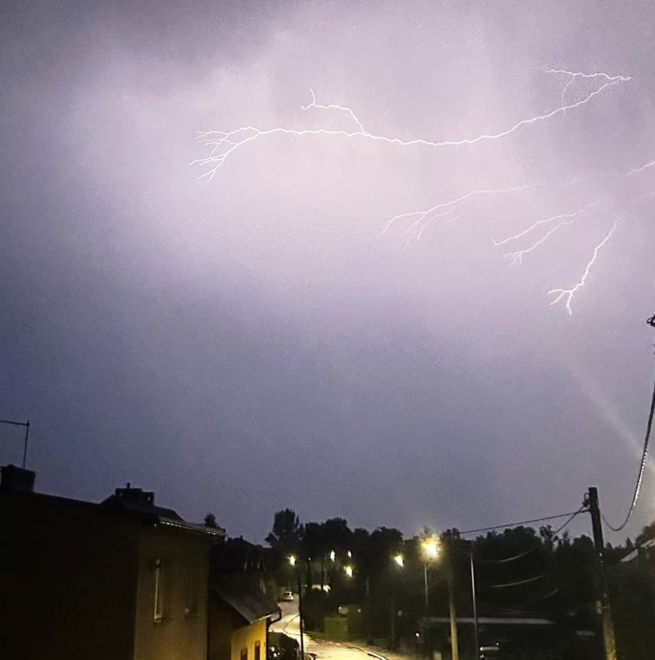 IMGW ostrzega m.in. mieszkańców Tychów: Nadciąga gwałtowna burza z gradem