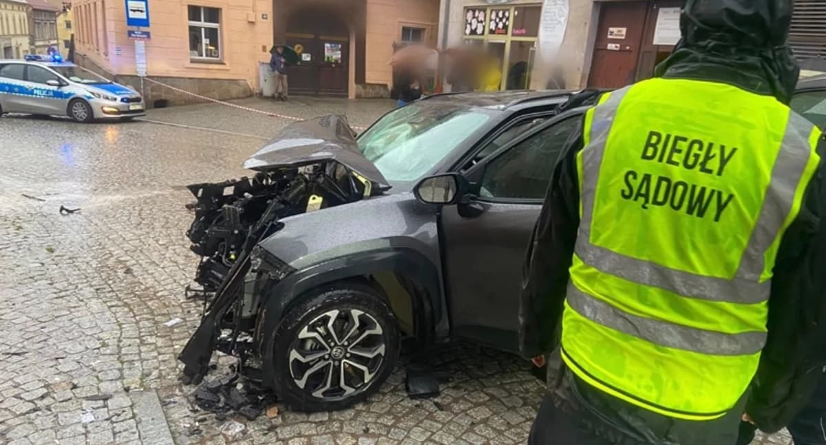 Nie żyje sprawca wypadku w Bradzie. Jego rodzina zawiadomiła prokuraturę. Oskarżają szpital 11