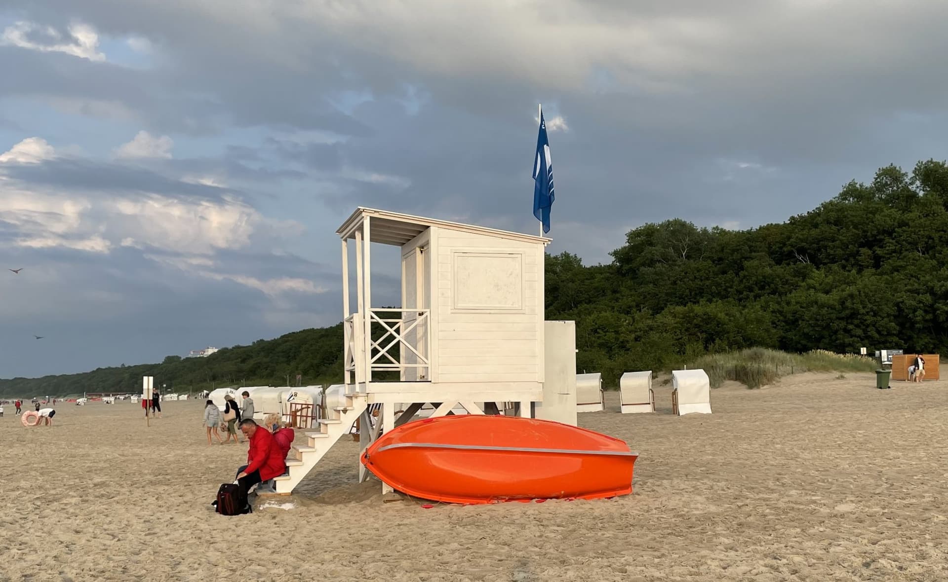 Błękitne Flagi przyznane. Trzy kołobrzeskie plaże i marina z certyfikatem