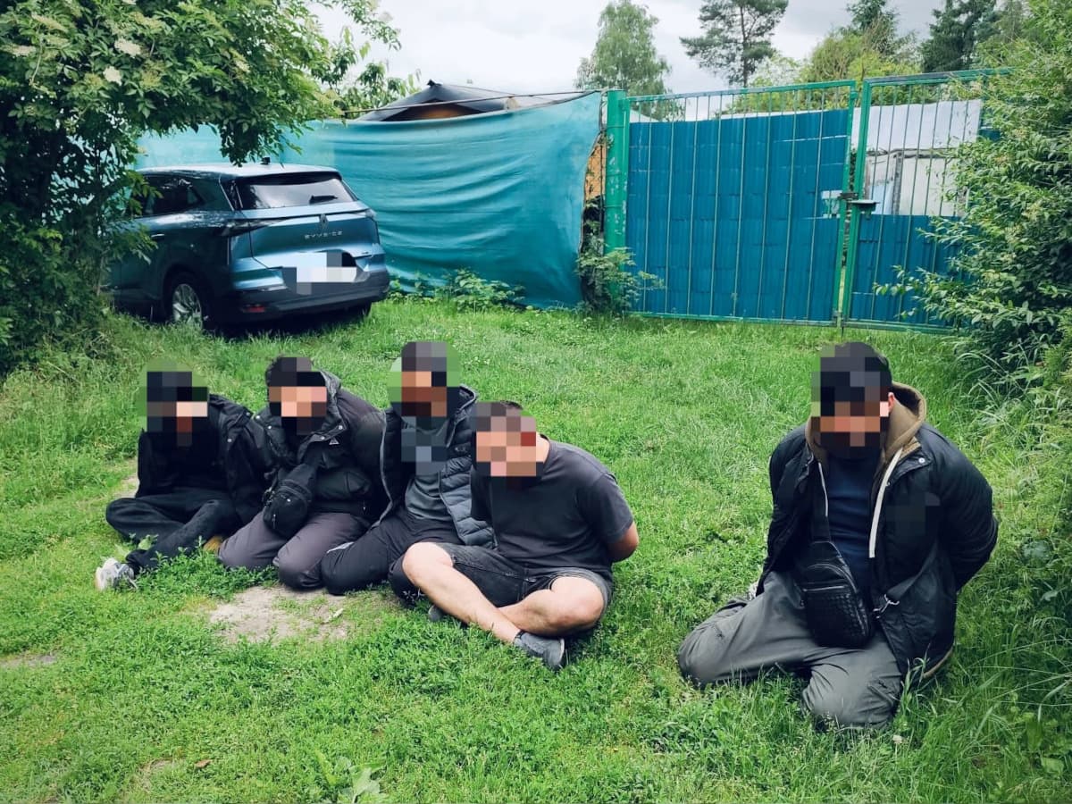Straż Graniczna zatrzymała kolejne transporty migrantów na zachód