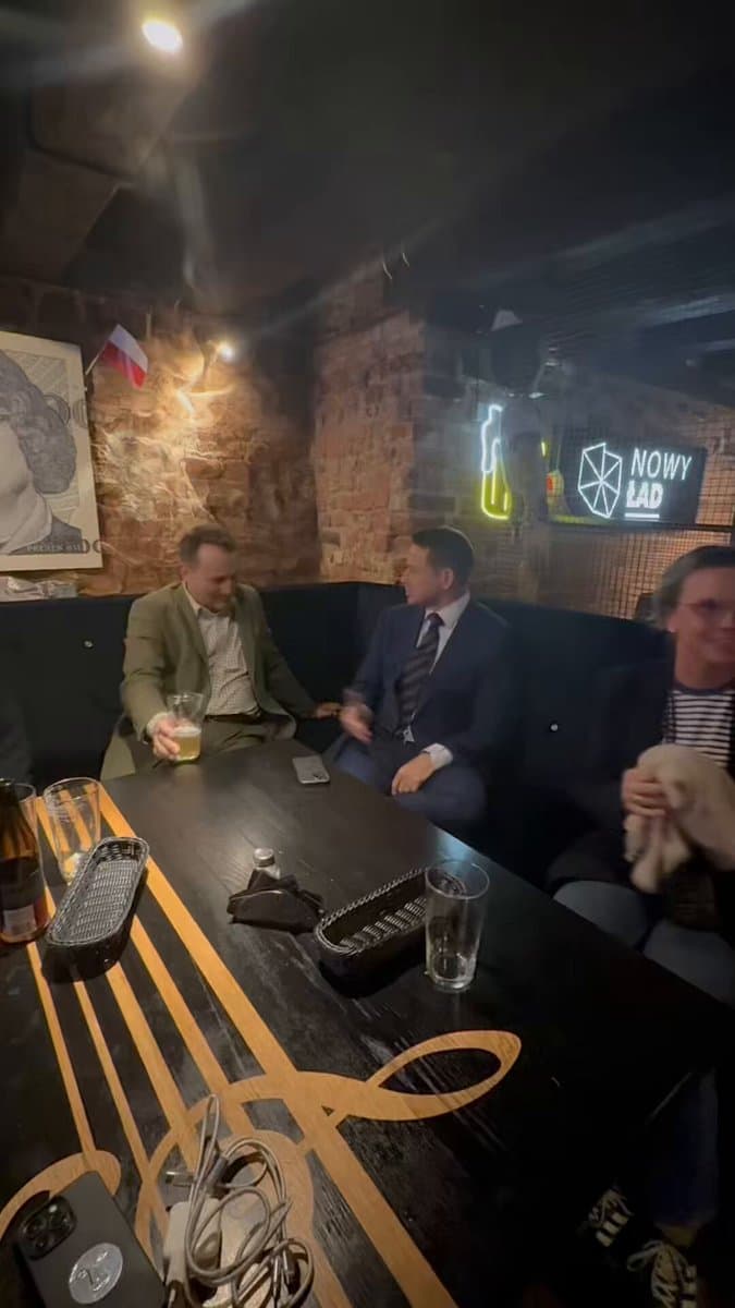 Za Polskę która łączy, nie dzieli. #WygraCałaPolska @trzaskowski_ @SlawomirMentzen https://t.co/GOKurHrWq8