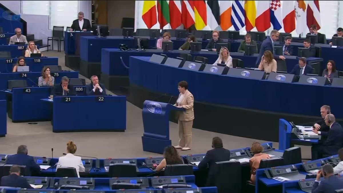 Nowe podatki obciążające Europejczyków, żeby zapełnić przerośnięty budżet Unii? Nie! https://t.co/Uk1J2Pw3Cu