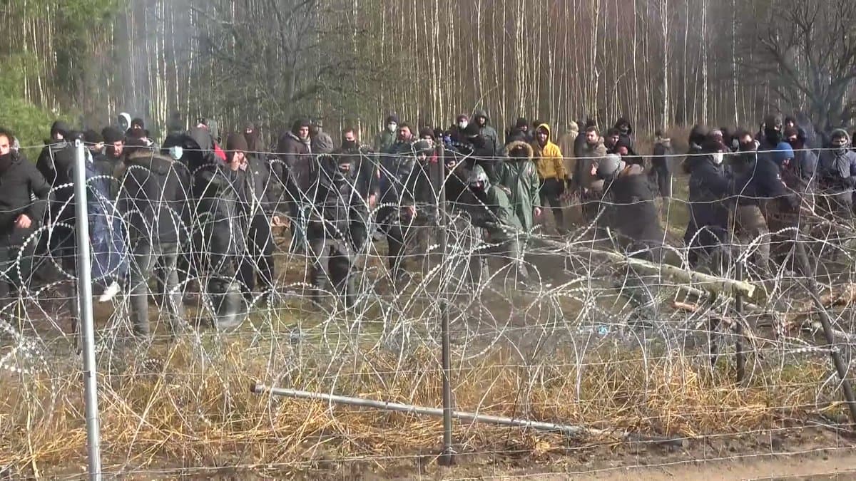 Kuźnica: próba sforsowania polskiej granicy https://t.co/kqCkLPdsiK