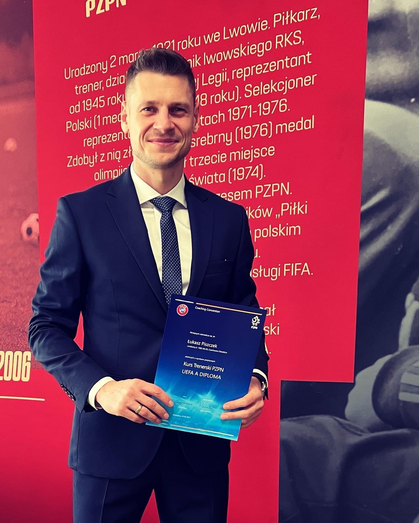 Trener UEFA A ✅ @mietczynski może teraz będę służył lepszą radą 🫣 w wielkim @lksgoczalkowice https://t.co/9ticiqKFvo