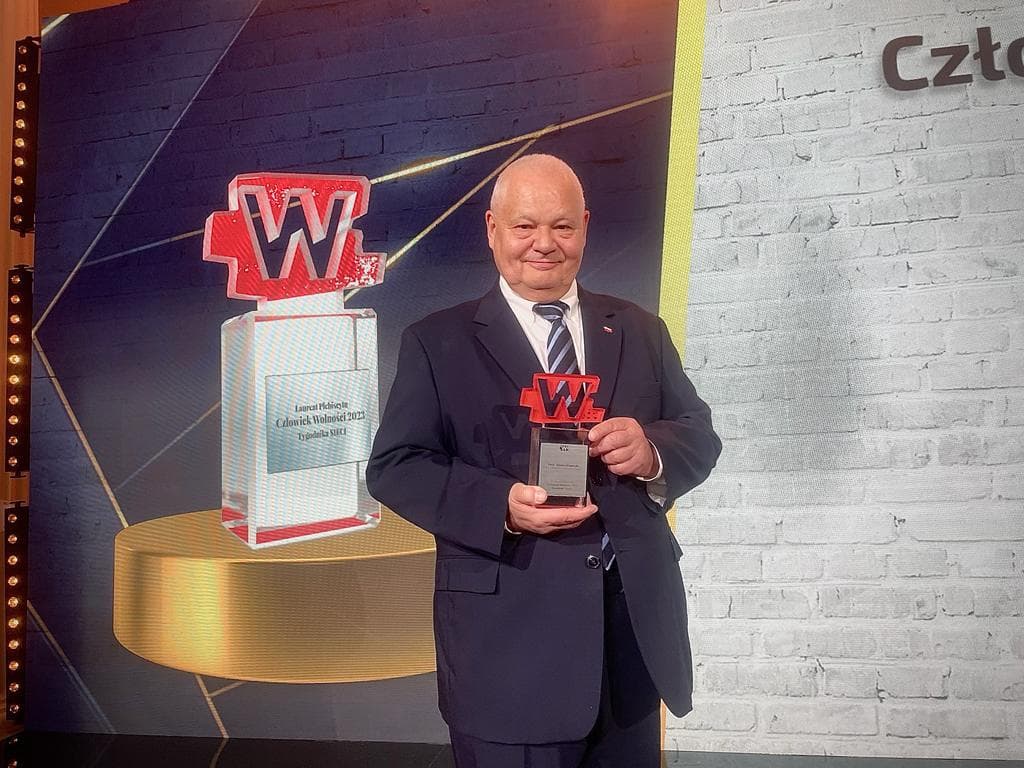 Prof. Adam Glapiński, Prezes NBP laureatem nagrody Człowiek Wolności 2023 tygodnika Sieci. Przyznana nagroda to „wyraz uznania dla człowieka, którego praca […] zabezpiecza polską wolność. Profesor Glapiński broni nie tylko konstytucyjnej niezależności instytucji, lecz także https://t.co/38Tay6oNzw
