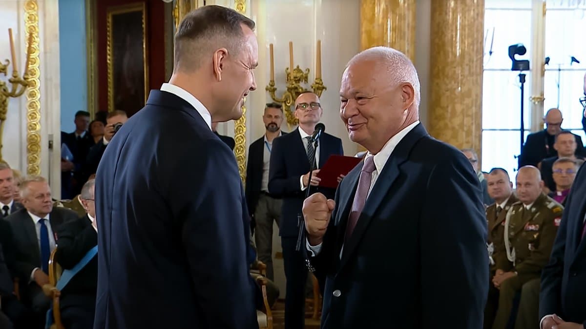 Prezes NBP prof. Adam Glapiński wziął udział w uroczystościach zaprzysiężenia Prezydenta RP Karola Nawrockiego. https://t.co/wNvkyd51sg
