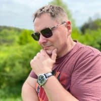 Orban deklarujący, że zablokuje unijny zakaz importu ropy i gazu z Rosji, bo „nie pozwoli, by węgierskie rodziny musiały płacić cenę za tę wojnę” - mówi tyle, że będzie ogrzewał domy krwią ukraińskich dzieci. To ani konserwatyzm, ani chrześcijaństwo, to obrzydliwy narodowy egoizm