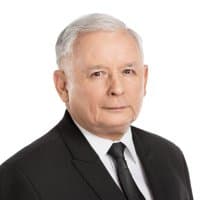Apeluję do moich koleżanek i kolegów o chwilę oddechu i łyk zimnej wody. Wróg jest w innym miejscu, a widząc tego rodzaju publiczne dyskusje, zaciera ręce. Czy naprawdę chcemy dostarczać naszym oponentom powodów do satysfakcji? W naszej partii są niestety tacy, którzy tę partię