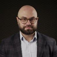 Podczas pobytu w Ankarze miałem okazję porozmawiać z przedstawiciel(k)ami tureckiego sektora zbrojeniowego i ekspertami na temat szerzej współpracy w bezpieczeństwie/przemyśle zbrojeniowym Turcji z UE i Polską. Oto pokrótce hasła, które powtarzali 👇 1️⃣ Wszyscy wskazywali, że