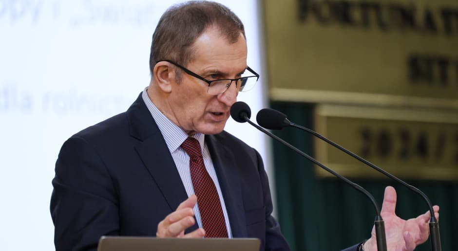 Analizy i komentarze „Bieda z biedą to bieda do kwadratu”. Prof. Poczta o pułapce integracji rolników 1
