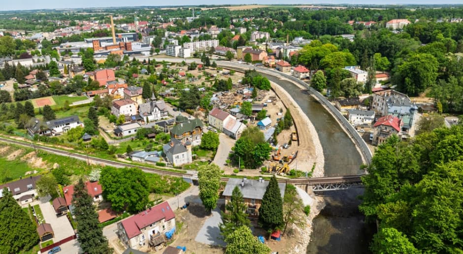 Ścieki z Czech płyną do Polski. W tle ujęcie wody pitnej dla mieszkańców