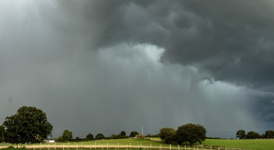 Uwaga na groźne burze. Alert IMGW dla 10 województw