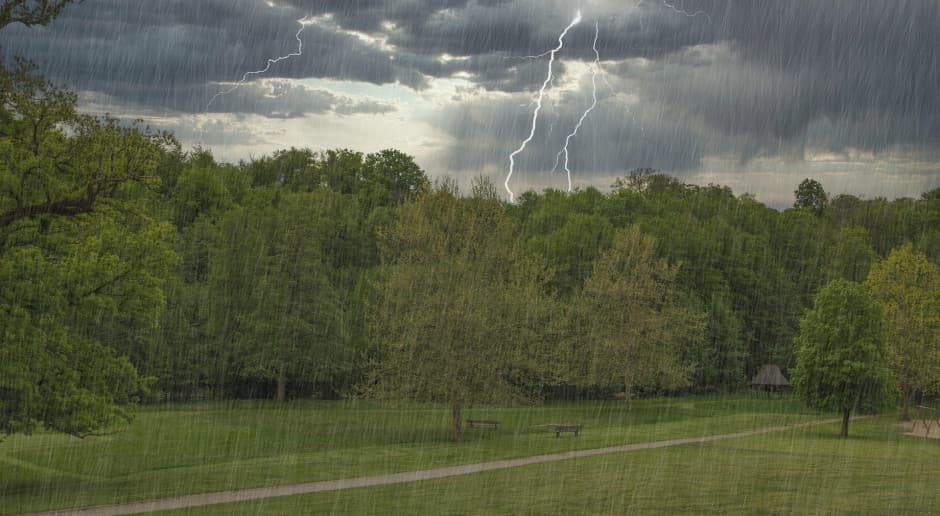 Niż i chłodny front nad Polską. Prognoza IMGW na czwartek i piątek
