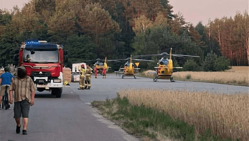Najechała autem w tył roweru. Trzy osoby, w tym dwoje małych dzieci, trafiły do szpitali