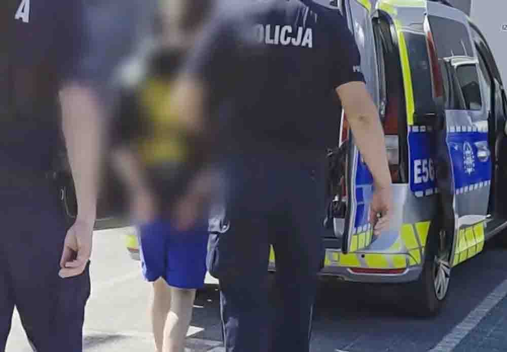 Krosno Odrzańskie. Nastolatek uderzył policjanta kamieniem w głowę (FILM)