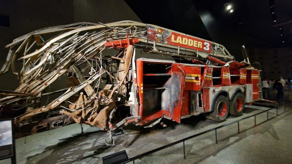 Muzeum 9/11 w Nowym Jorku. Miejsce pamięci i tragicznych wydarzeń