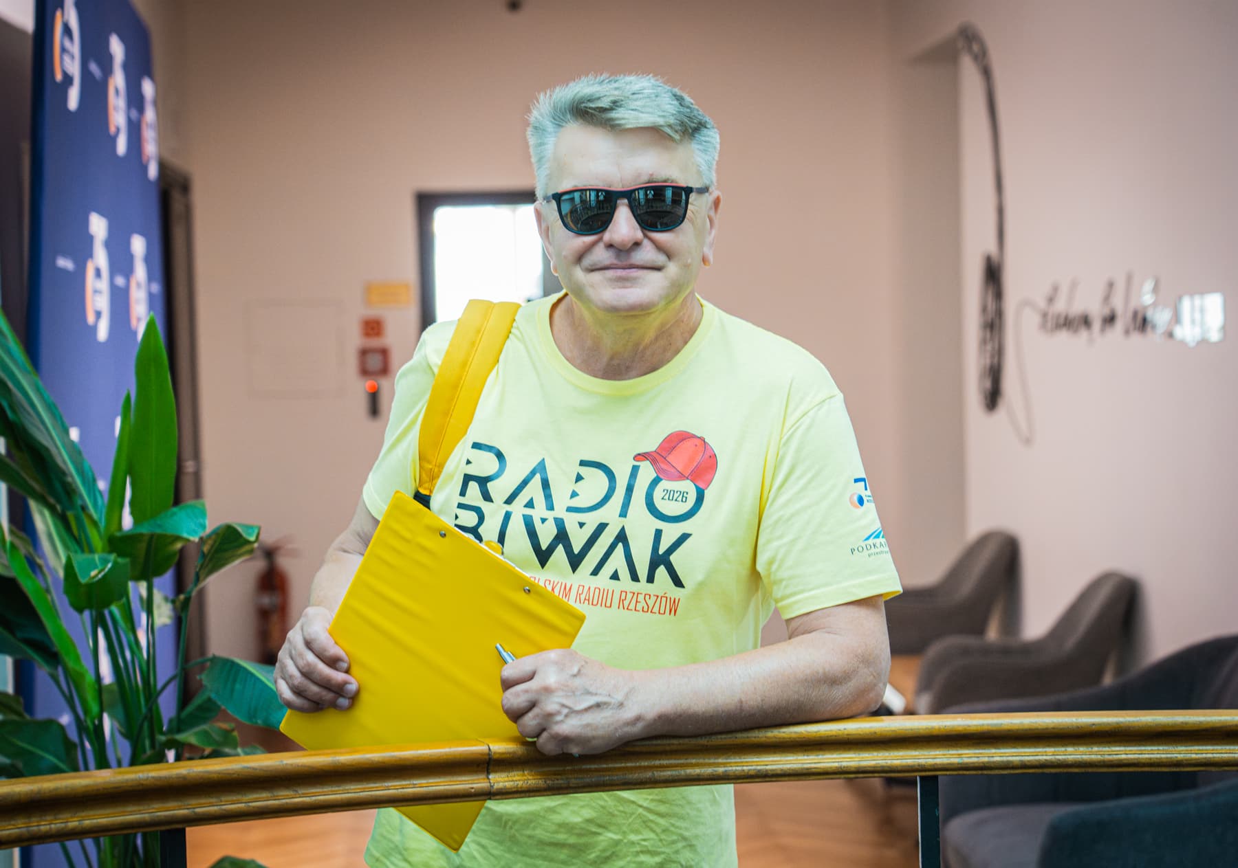 Radio Biwak. Wakacyjna fotozagadka i letnia audycja na basenach ROSiR
