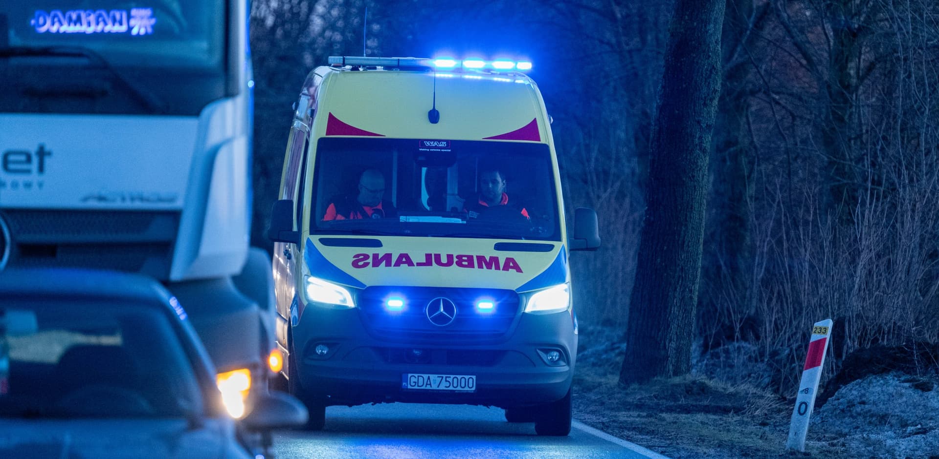 Tragiczny wypadek w Bystrej. Nie żyje 60-letni mężczyzna