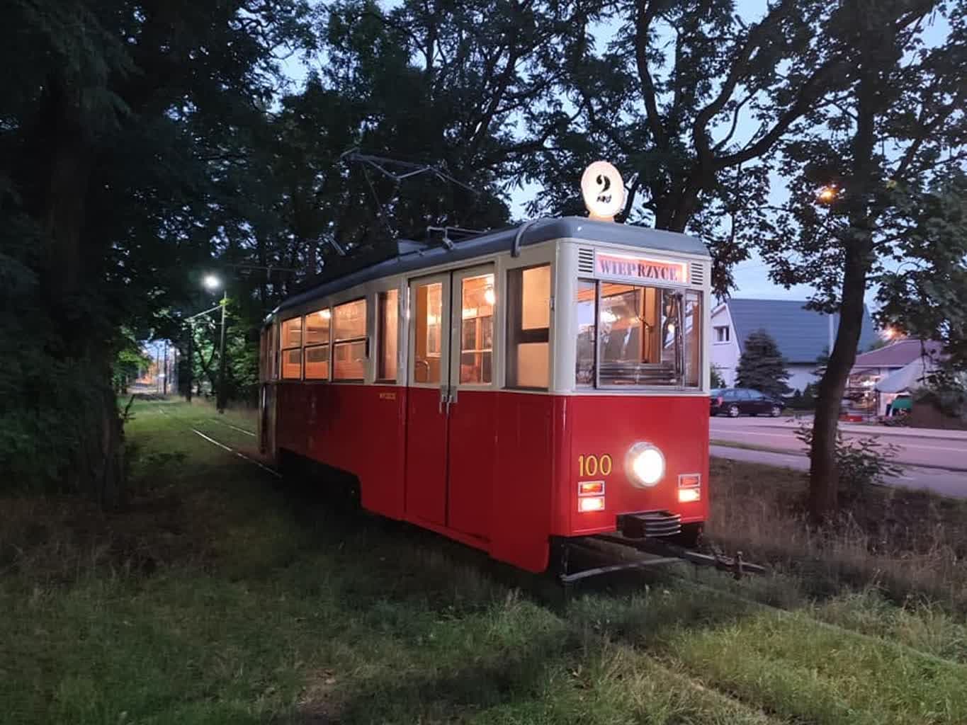 Najstarszy tramwaj znów na torach