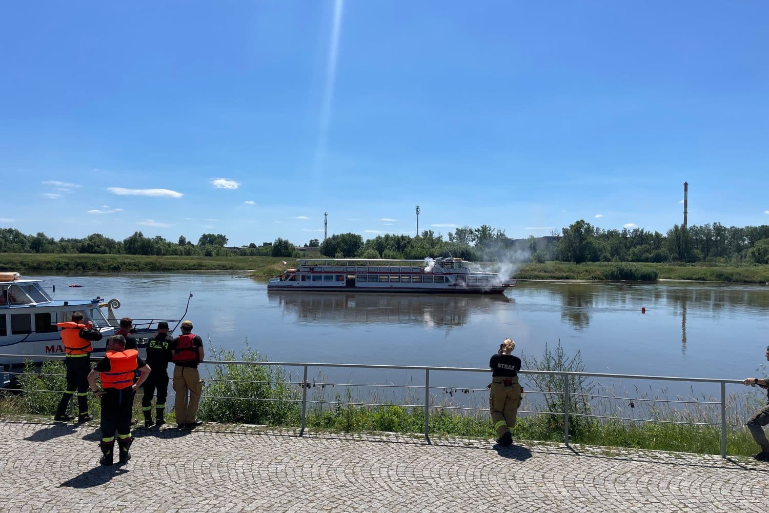 Specjalny dron gasił pożar na statku pasażerskim na Wiśle