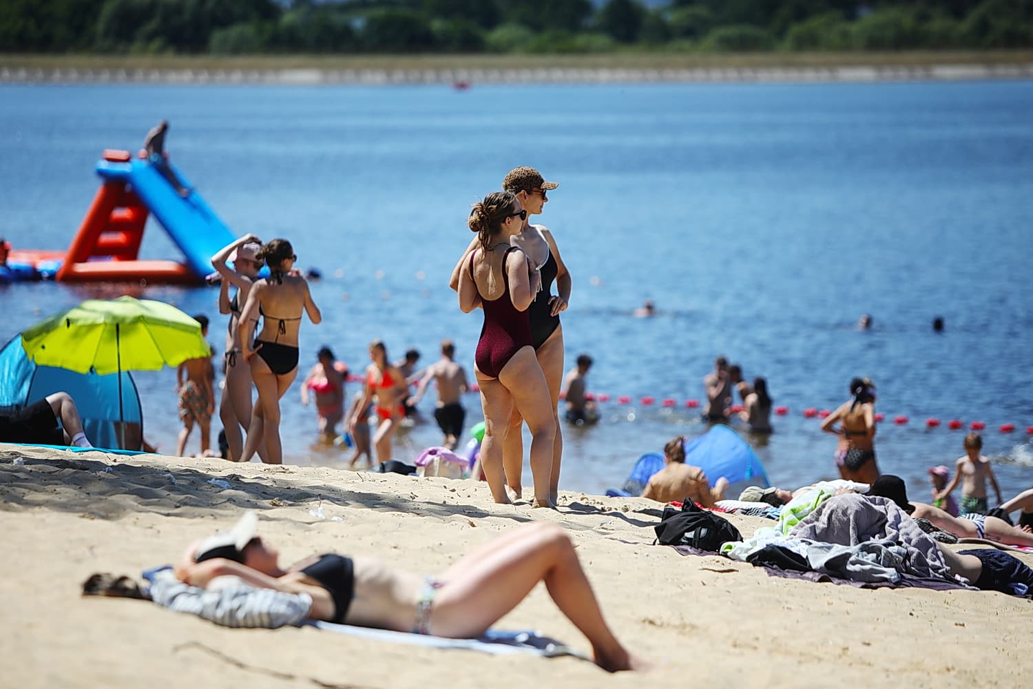 Cedzyna. Pierwszy dzień wakacji nad wodą