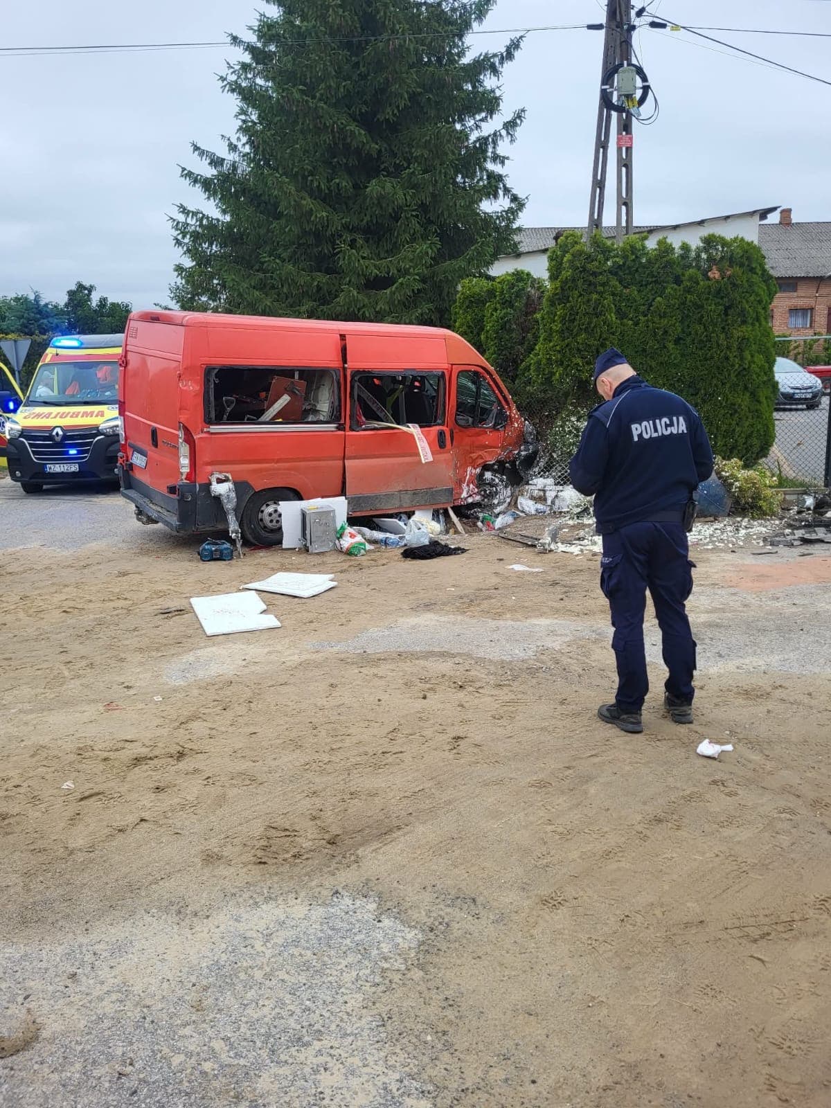 8 osób rannych po zderzeniu dwóch busów w Gołyniu [ZDJĘCIA]