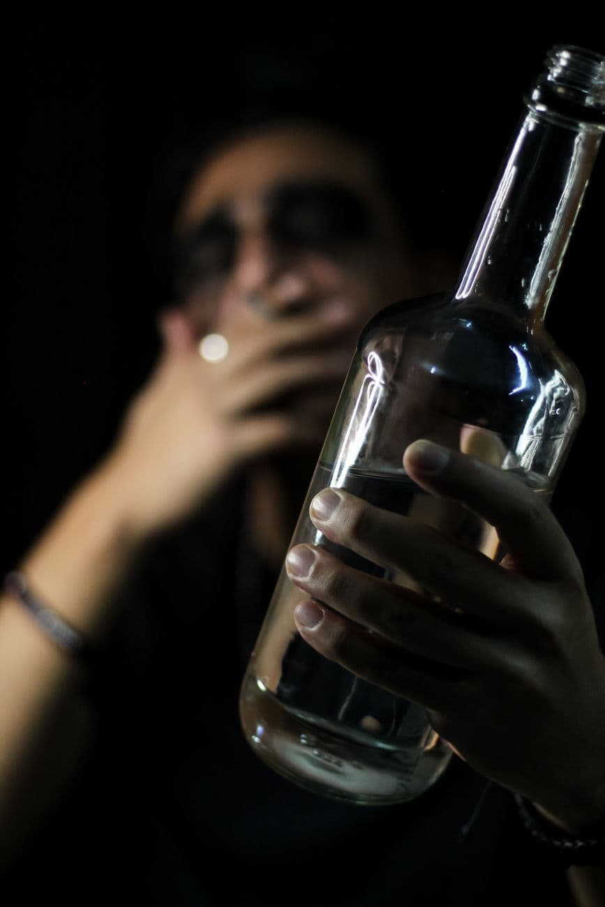 Alkoholizm – po czym poznać pierwsze objawy uzależnienia?