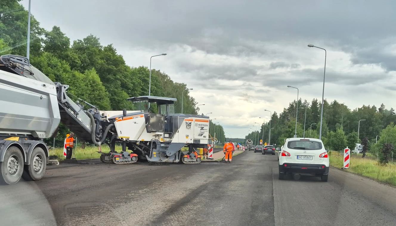 Remont na drodze krajowej nr 51. Ruch odbywa się wahadłowo
