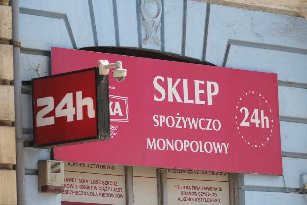 Nocny zakaz sprzedaży alkoholu w całym Poznaniu? Wynik konsultacji jest jednoznaczny Poznań