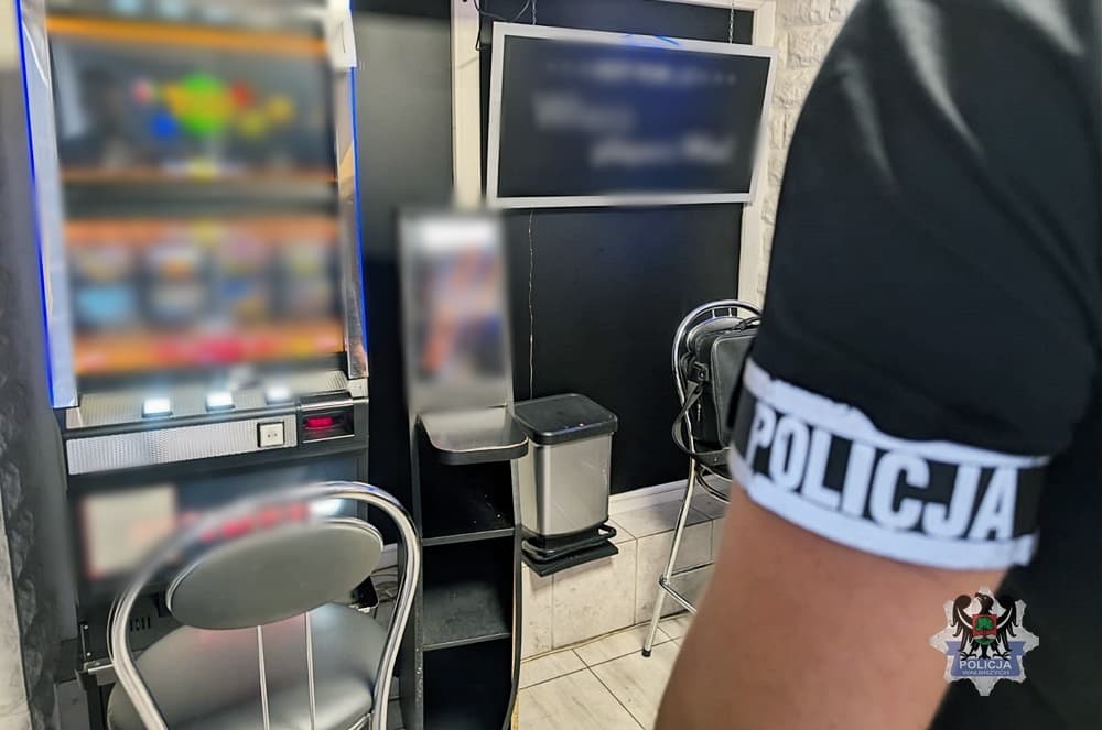 Policja zlikwidowała dwa nielegalne kasyna. Zatrzymano sześć osób [FOTO]