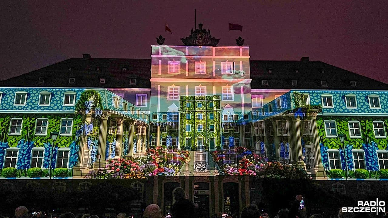 Fasada szczecińskiego magistratu ponownie zamieniła się w ogromny ekran