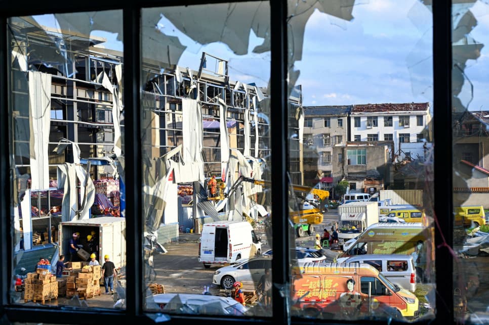 Przerażające sceny w Chinach. Tornado wyssało mężczyznę z mieszkania na 12. piętrze