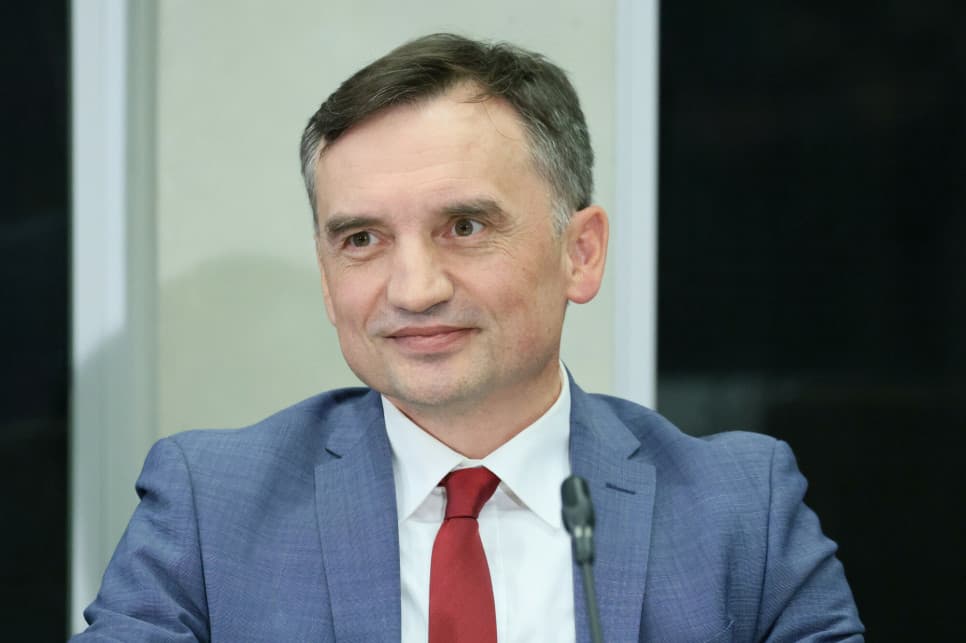 "Nie wiedzą, że wiza jest niezależna”. Ziobro komentuje cofnięcie statusu uchodźcy